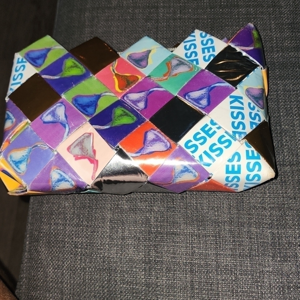 NWOT Homemade in Mexico by a kid. Kisses clutch - Picture 6 of 6